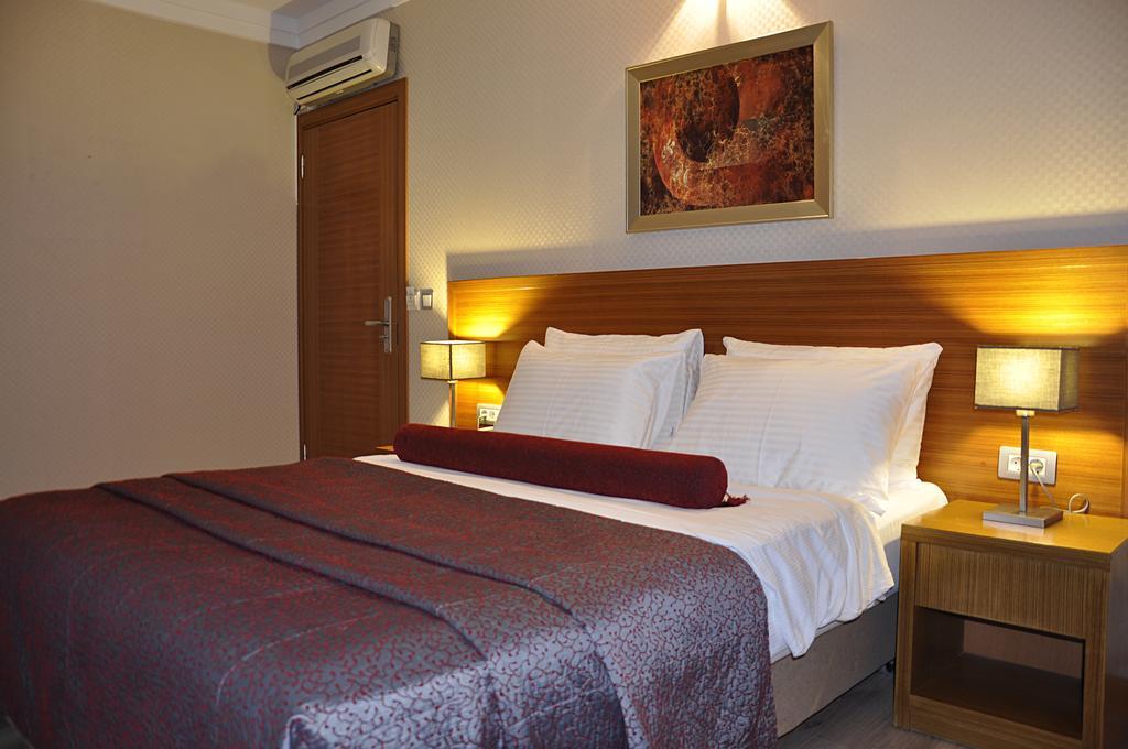 Island Hotel 2*